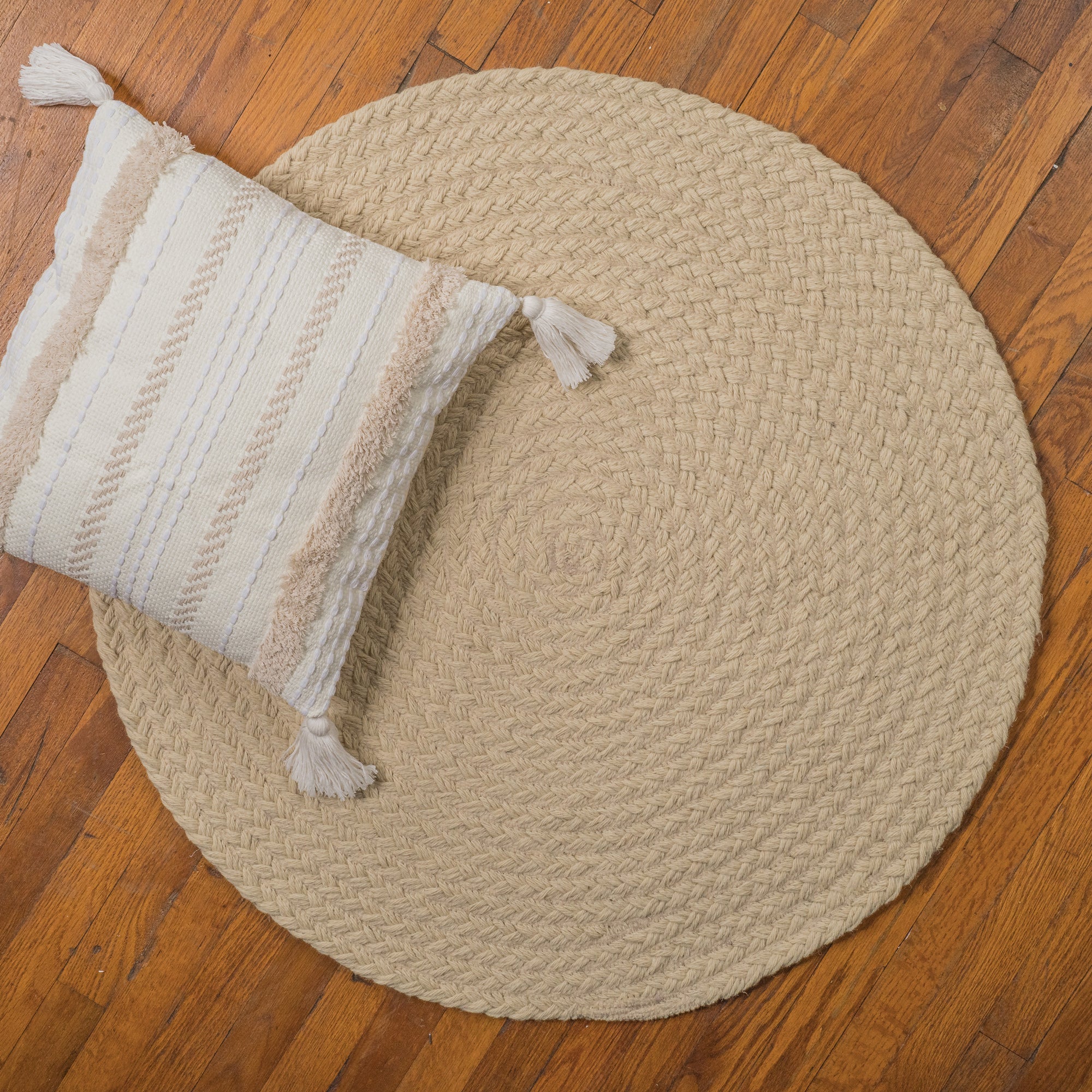 Naturelle Natural Braided Rug Round image