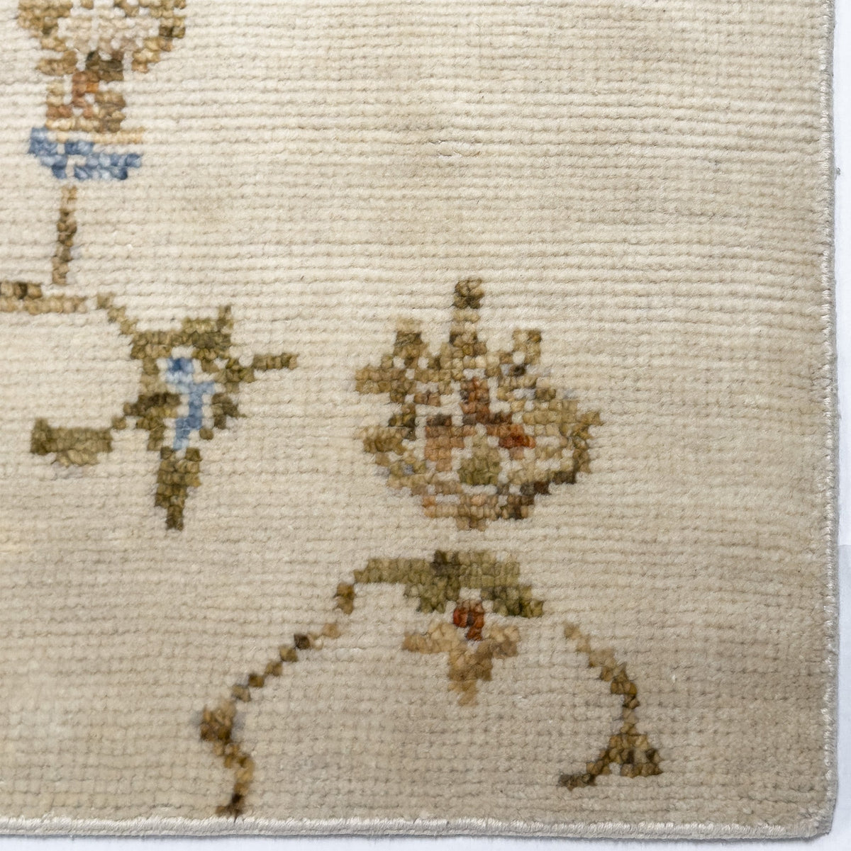 Zaria Lily Hand Knotted Rug Rectangle image